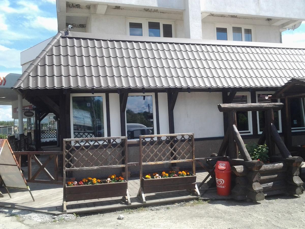 Motel Traffic Lintesti Екстериор снимка