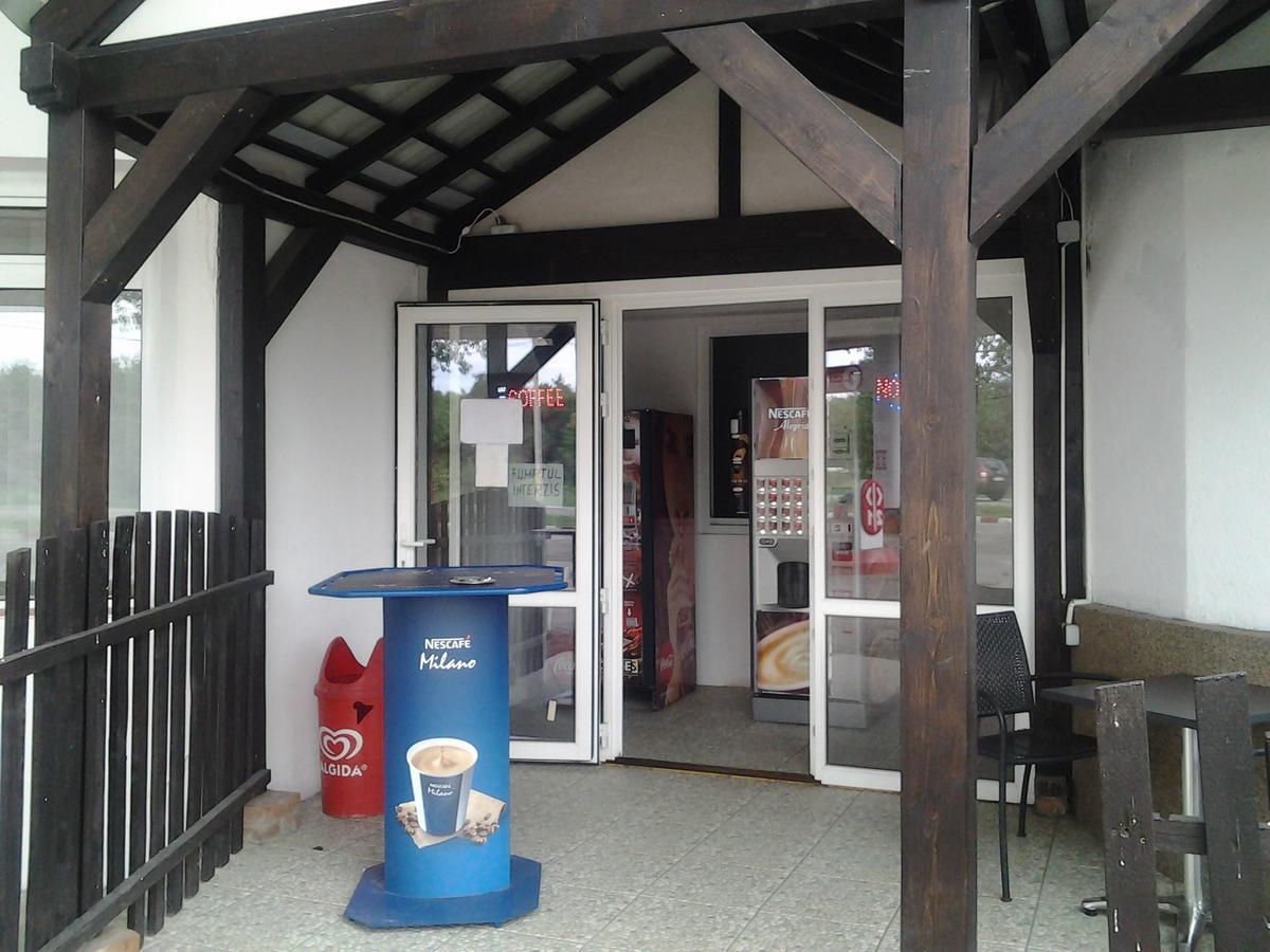 Motel Traffic Lintesti Екстериор снимка