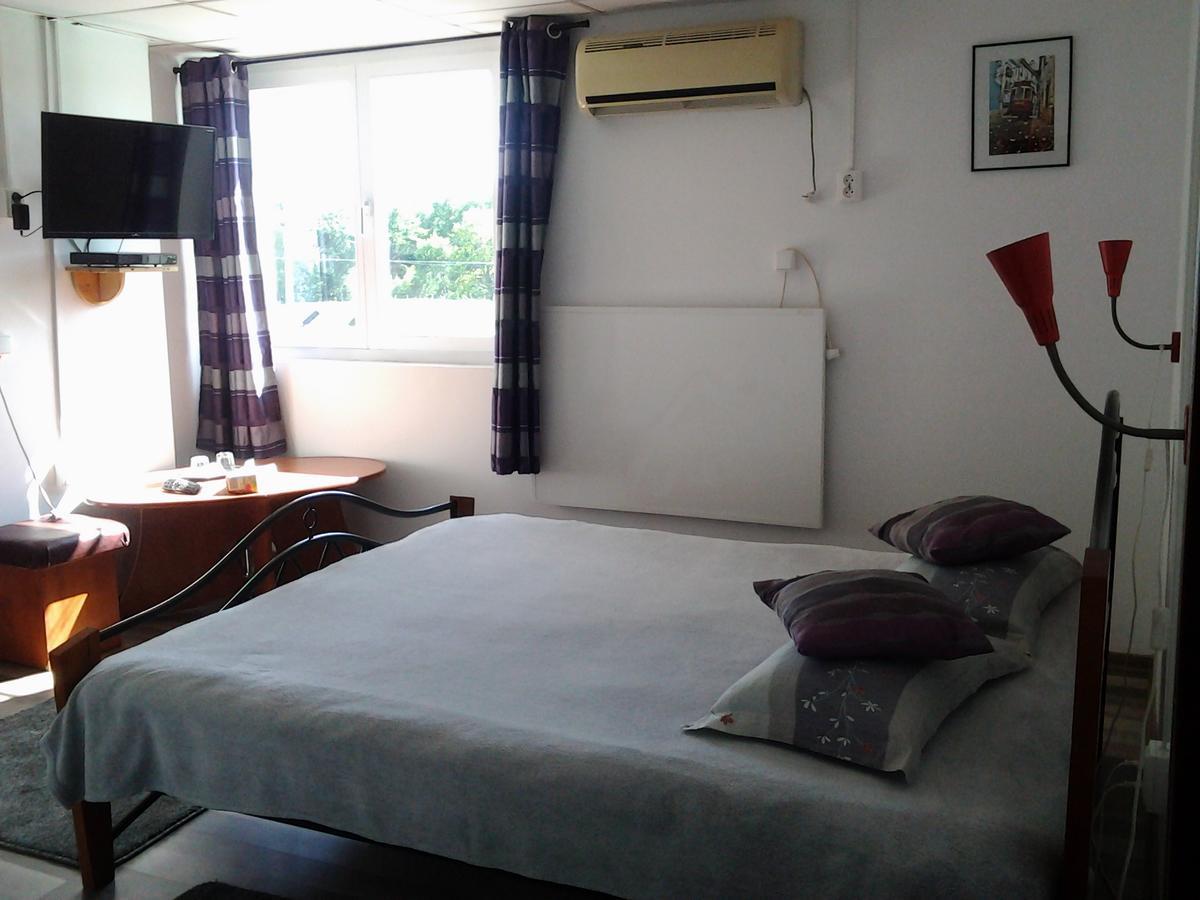 Motel Traffic Lintesti Екстериор снимка
