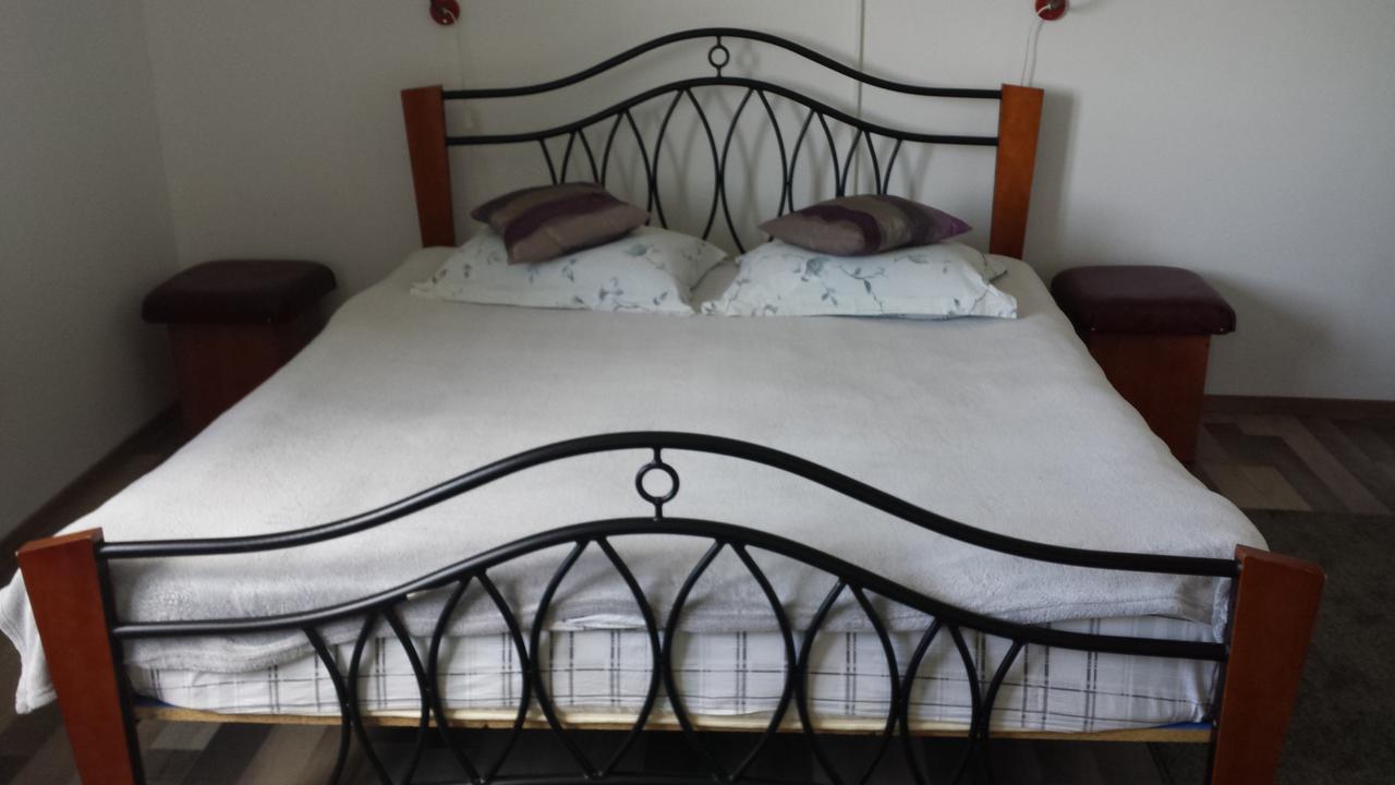 Motel Traffic Lintesti Екстериор снимка