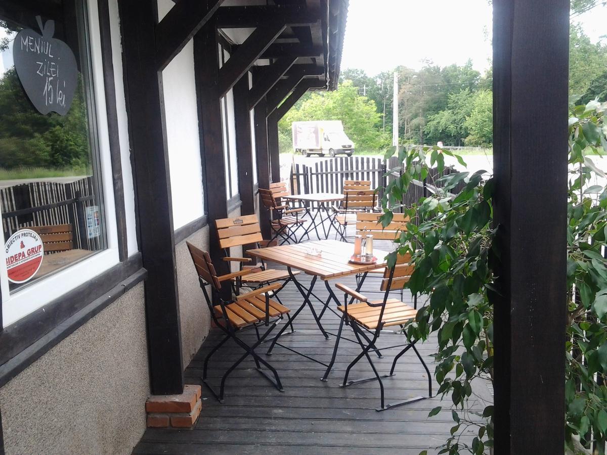Motel Traffic Lintesti Екстериор снимка