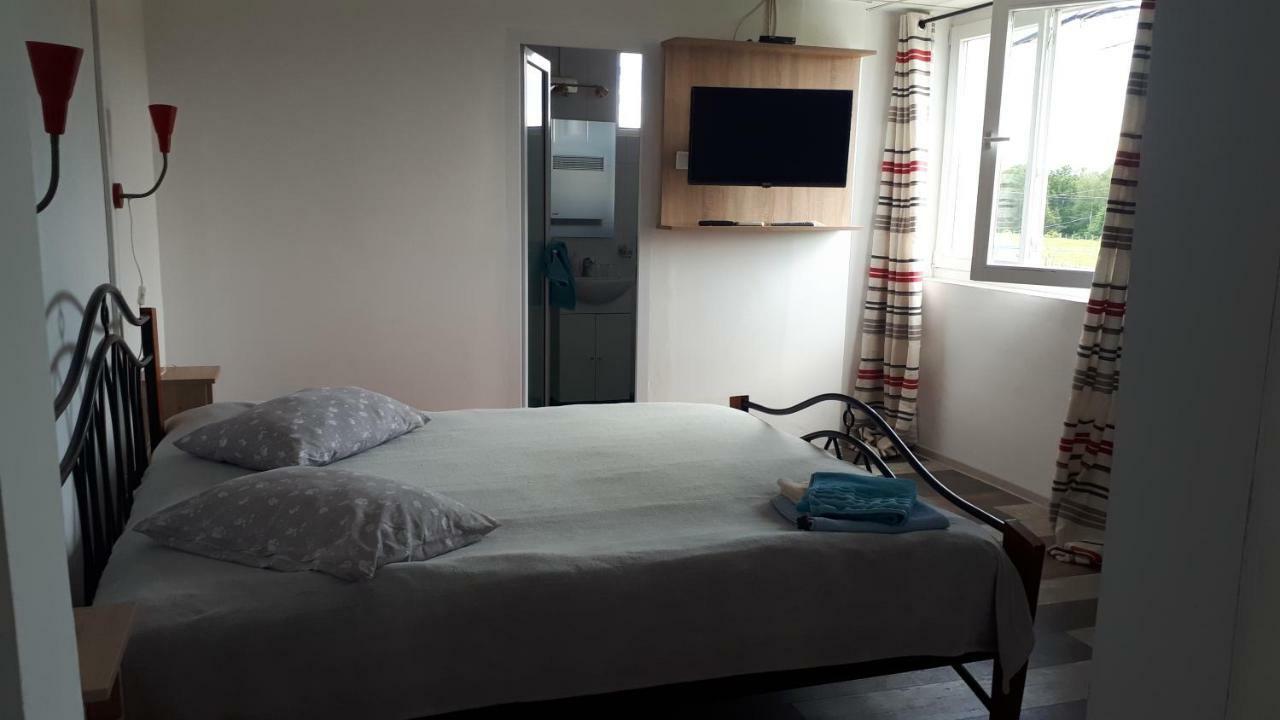 Motel Traffic Lintesti Екстериор снимка