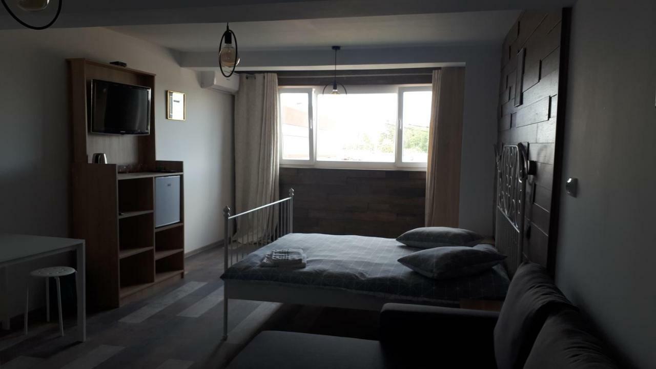 Motel Traffic Lintesti Екстериор снимка