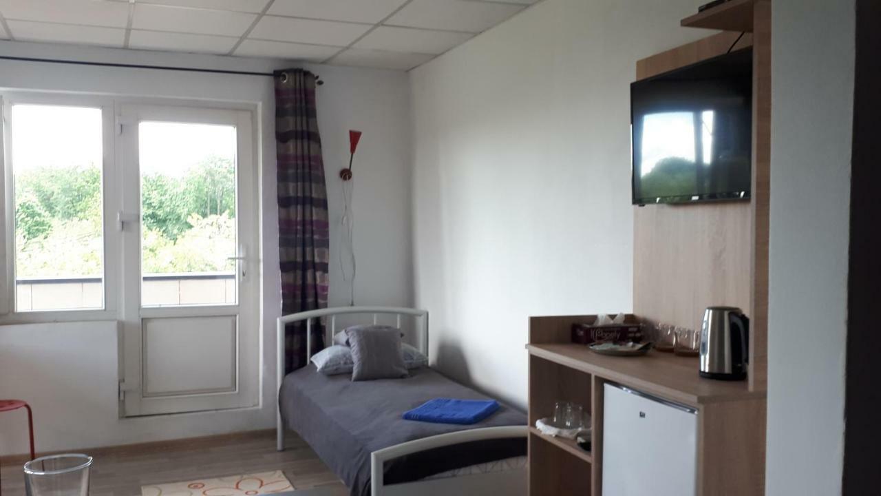 Motel Traffic Lintesti Екстериор снимка